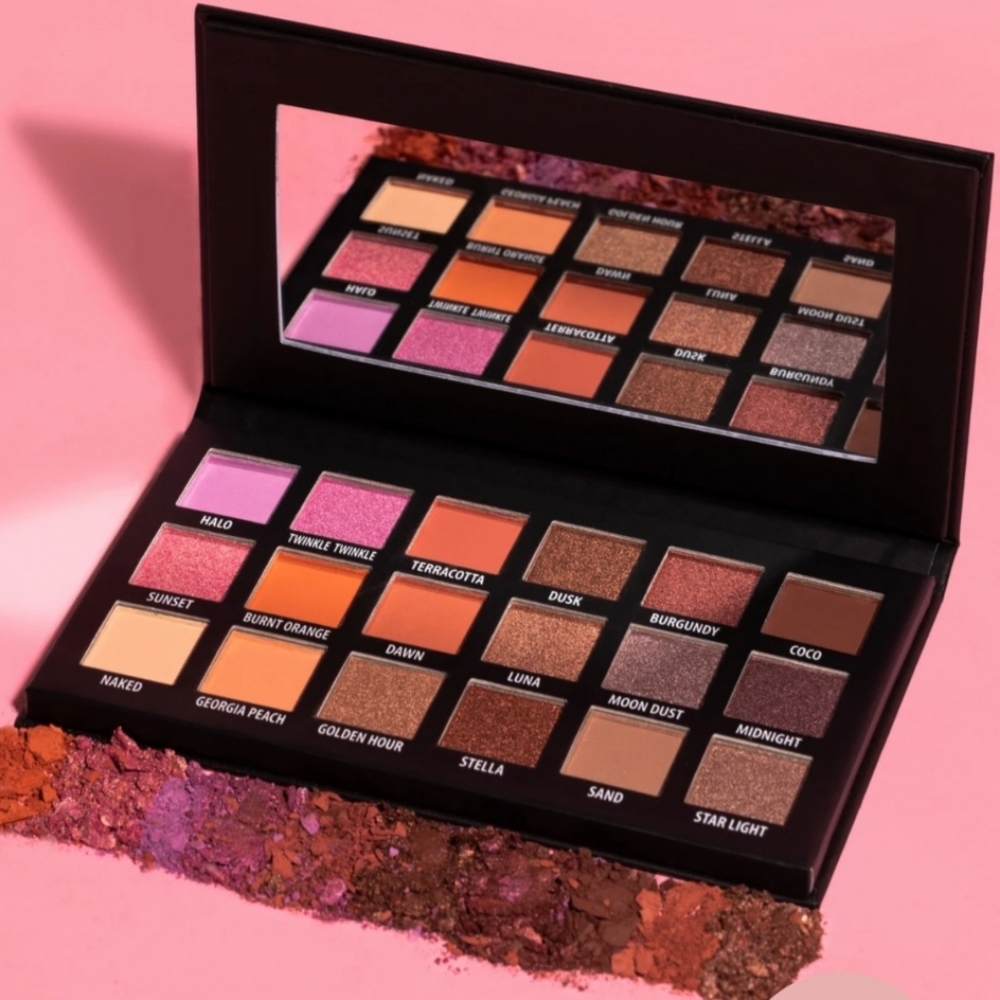 Eyeshadow palette - Picture 2 of 2